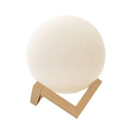 Lampă de veghe Lună 3D Moon Light - Lumina Multicoloră cu LED, 7 Nuanțe, Control Tactil al Culorii, Funcționează cu Baterii, Suport de Plastic Inclus, Dimensiune 15 cm - eMazing